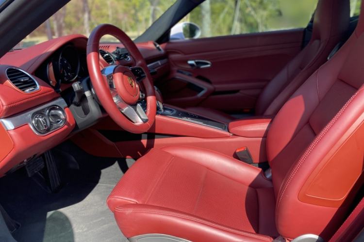 Used Porsche 718 2016 Cayman 2.0T
