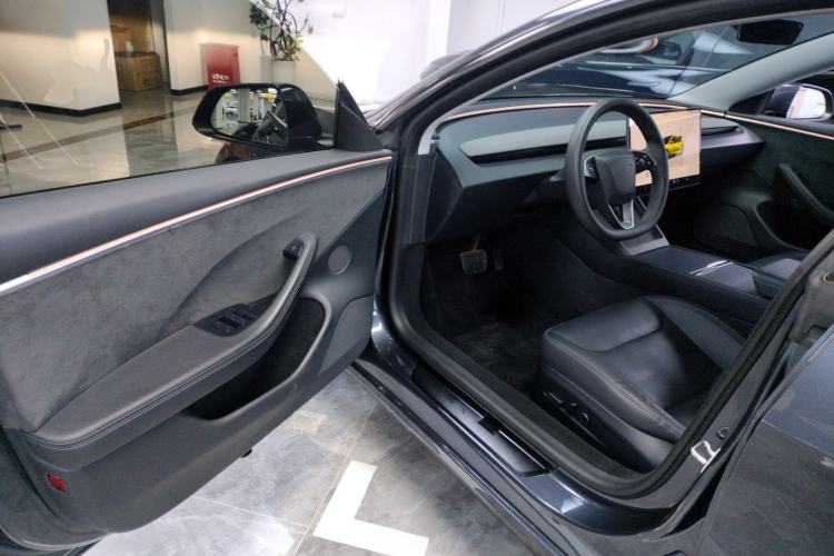 Used Tesla Model 3 2023 Long-Range All-Wheel-Drive Version
