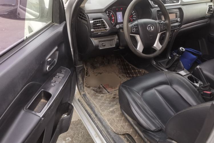 Used Great Wall Wingle 5 2017 2.0T European Version Diesel Two-Wheel Drive Advanced Large Double-Cab GW4D20E