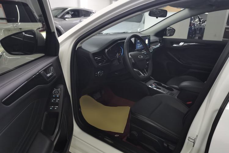 Used Ford Focus 2021 Hatchback EcoBoost 180 Automatic Titanium Edition
