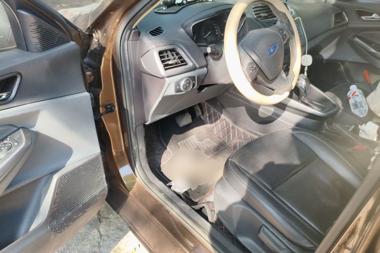 Used Ford Escort 2015 1.5L Automatic Fashion Model
