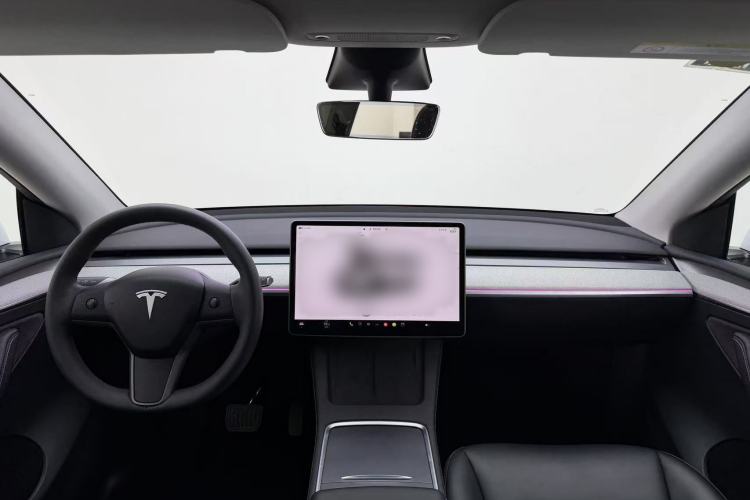 Used Tesla Model Y 2023 Long-Range All-Wheel-Drive Version
