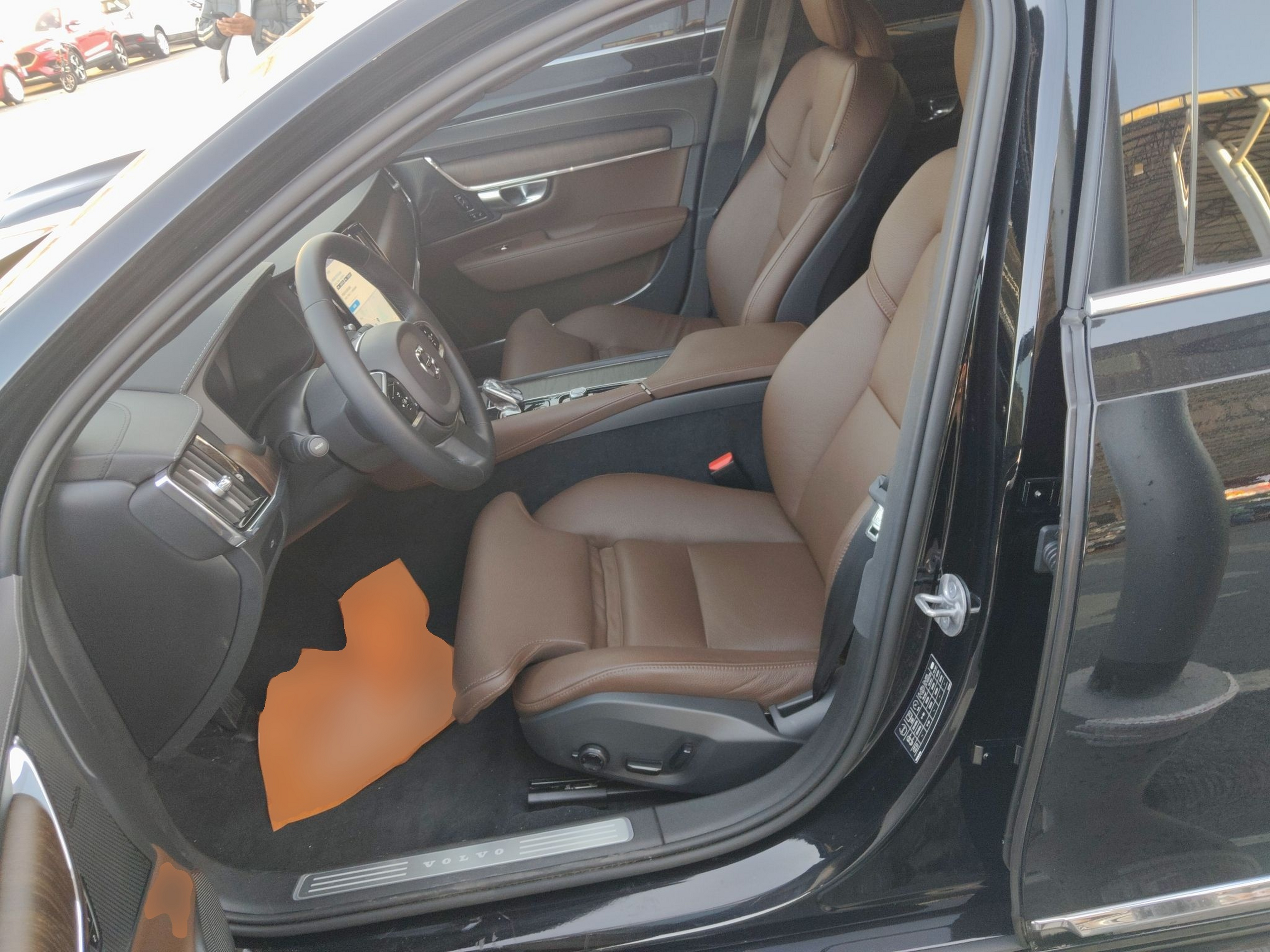 Переднее сиденье в автомобиле