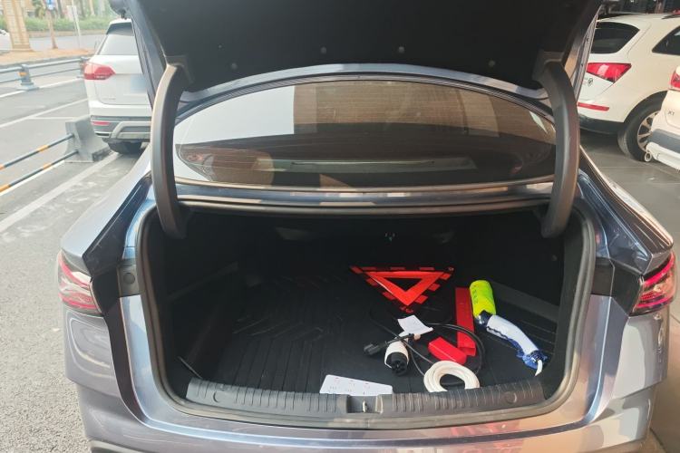 Used BYD Seal 06 New Energy 2024 DM-i 120KM Flagship Model
