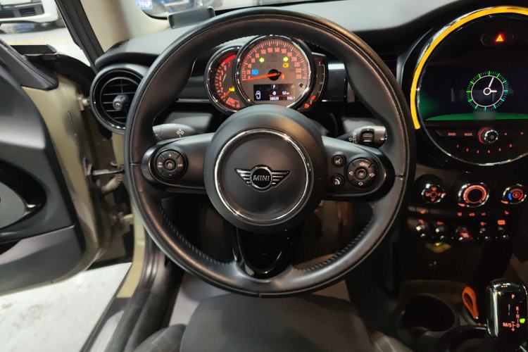 Used  MINI 2019 1.5T COOPER Classic Edition