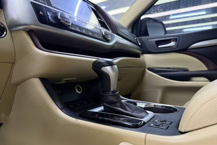 Used Toyota Highlander 2015 2.0T Four-Wheel Drive Luxury Edition 7-Seater
