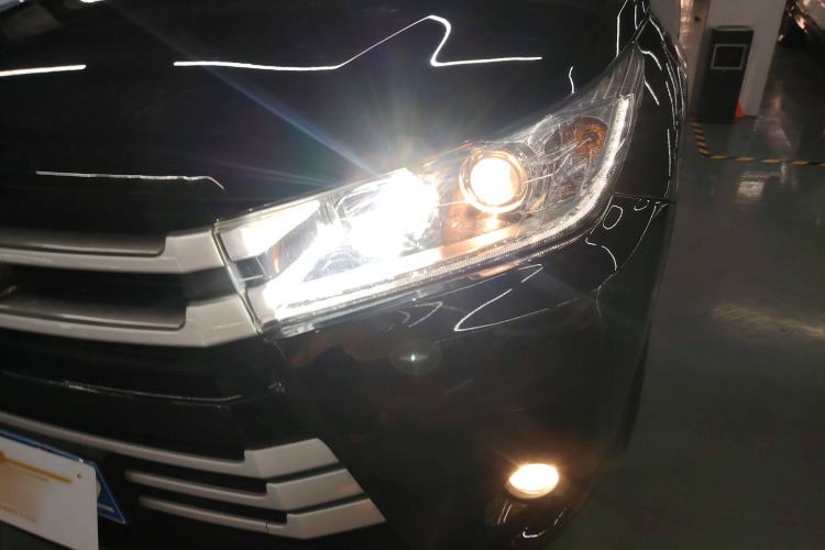 Used Toyota Highlander 2018 2.0T Two-Wheel Drive Elite Edition 7 Seats Emission Standard China V