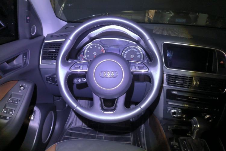 Used Audi Q5 2017 40 TFSI Comfort Model
