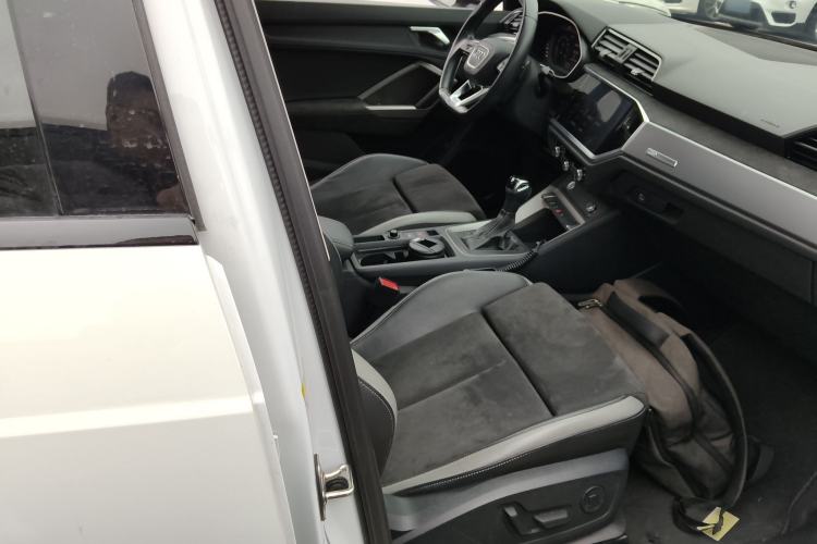 Used Audi Q3 2020 35 TFSI Fashion Dynamic Model
