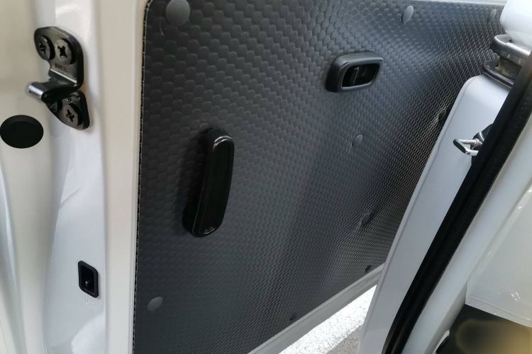 Used Wuling Yangguang 2024 300KM Comfort Version Passenger Van 75kW
