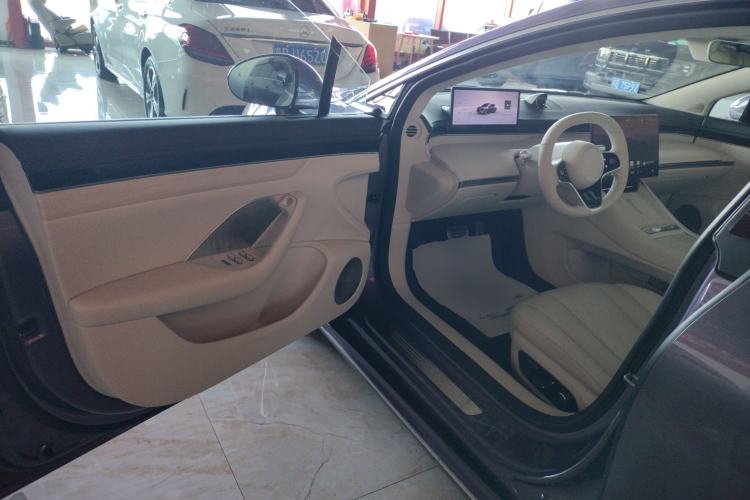 Used Hima Luxeed S7 2025 785 km Ultra
