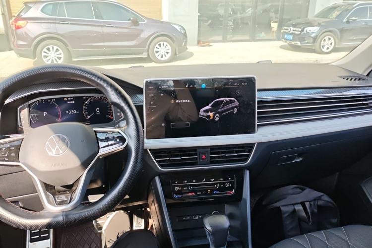 Used Volkswagen Tiguan L 2023 330TSI Automatic Two-Wheel Drive R-Line Enjoyment Edition
