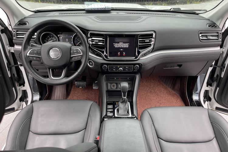 Used  Commander 2018 2.0T Two-Wheel Drive Enjoyment Version China VI Emission Standard
