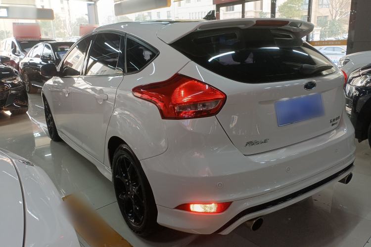 Used Ford Focus 2017 1.5T CTCC White and Black Limited Edition
