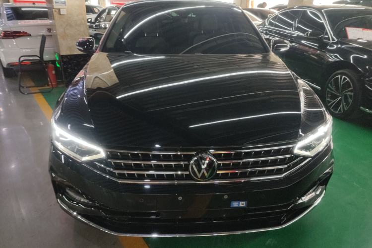 Used Volkswagen Magotan 2023 2 Million Units Commemorative Edition 330TSI DSG Luxury Version