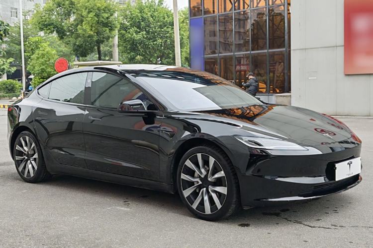 Used Tesla Model 3 2023 Long-Range All-Wheel-Drive Version
