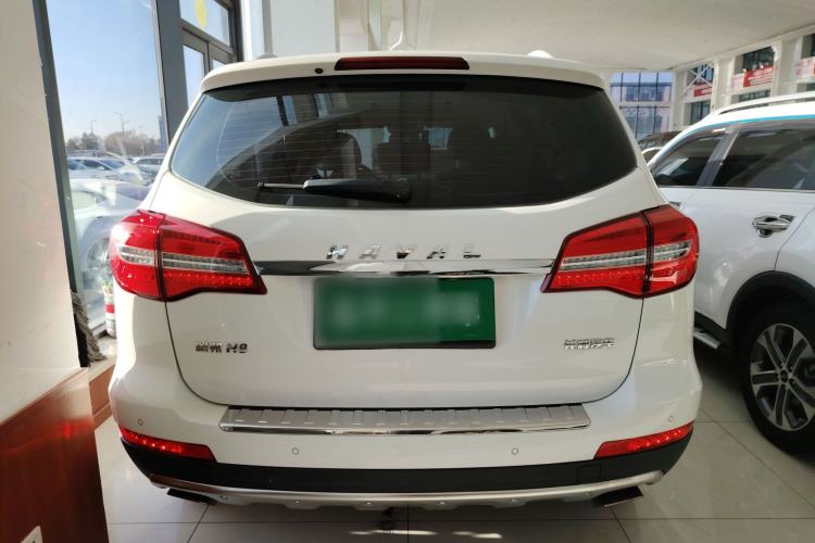 Used Haval H8 2015 2.0T two-wheel drive Comfort trim level
