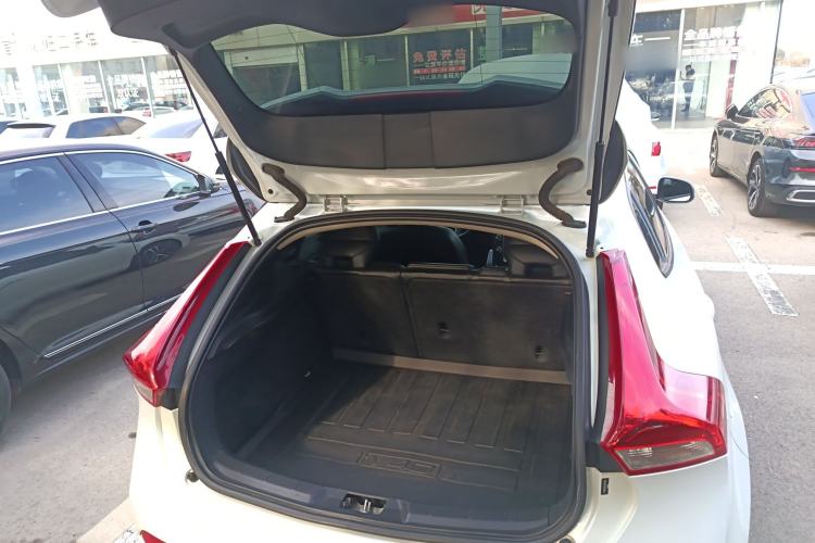 Used Volvo V40 2017 T3 Zhiyi Edition