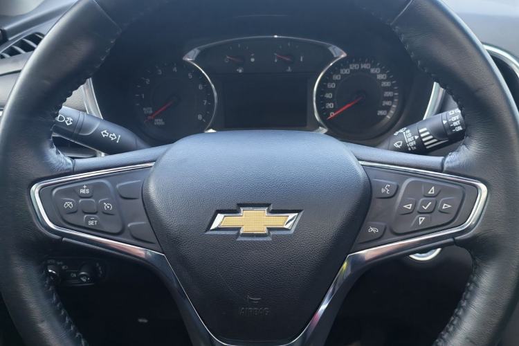 Used Chevrolet Equinox 2017 550T Automatic All-Wheel-Drive Top-Tier Version