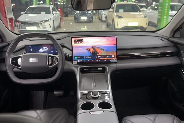 Used  L6 2025 EM-i 140km Starship Edition