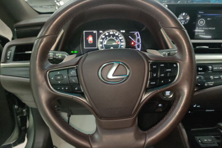 Used Lexus ES 2018 200 Excellence Edition China V Standard
