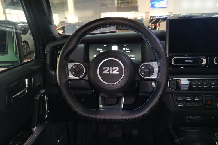 Used  T01 2024 2.0T Review Officer
