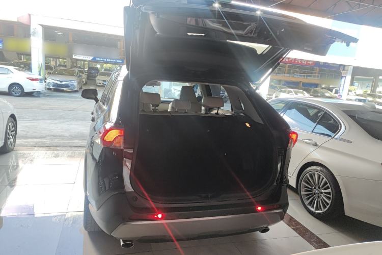 Used Toyota RAV4 2020 2.0L CVT Two-Wheel Drive Fashion PLUS Edition
