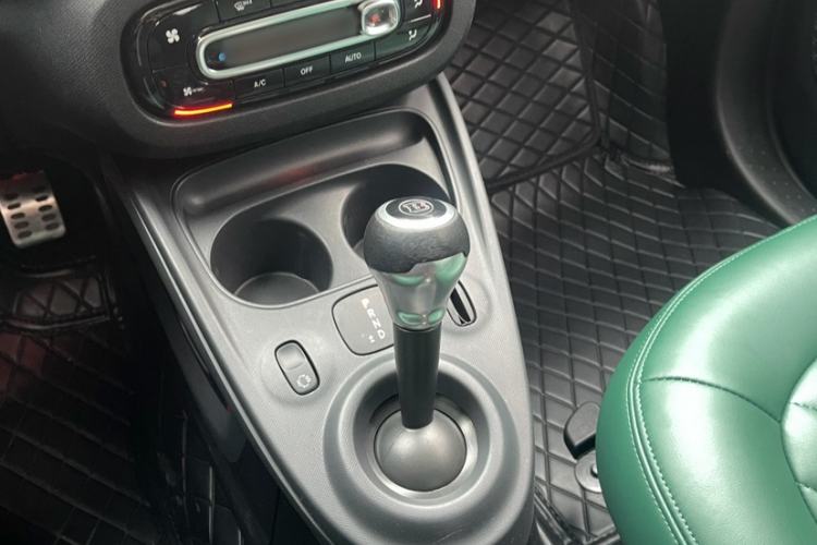 Used  fortwo 2015 1.0L 52 kW Hardtop Passion Edition
