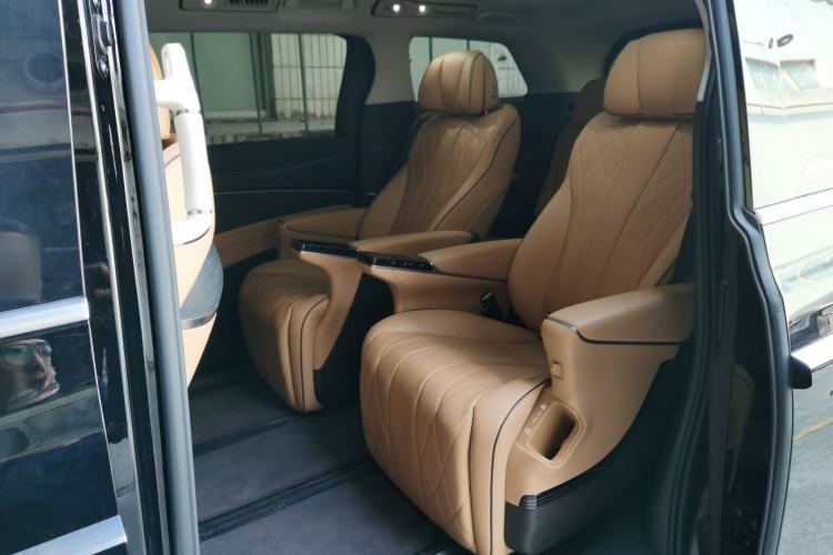 Used Denza D9 2024 DM-i 980 Four-Wheel Drive Prestige Model