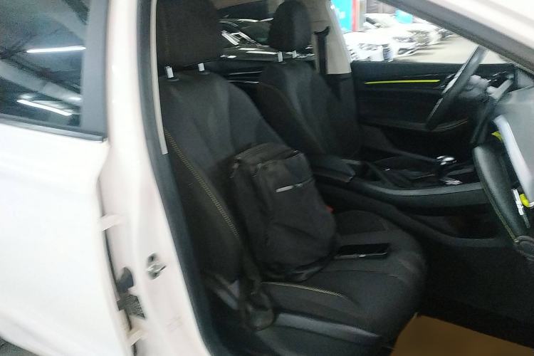 Used Roewe i5 2021 1.5L CVT Platinum Edition
