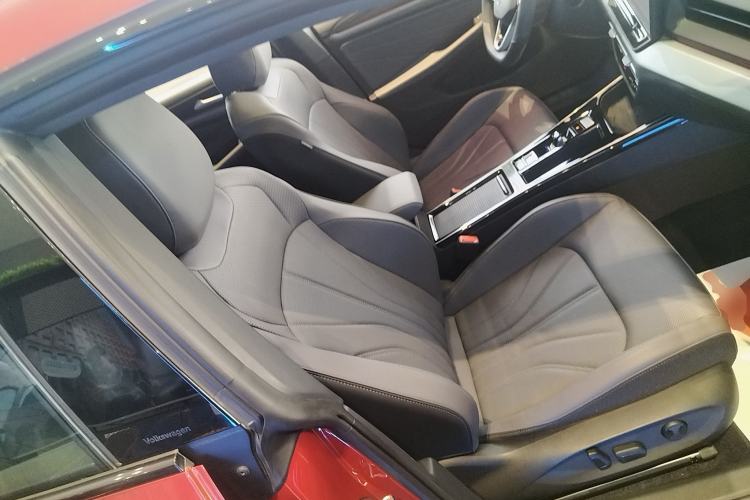 Used Volkswagen Lamando 