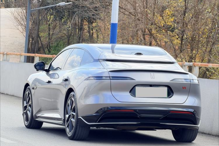 Used  06 2025 Max Extended-Range Edition