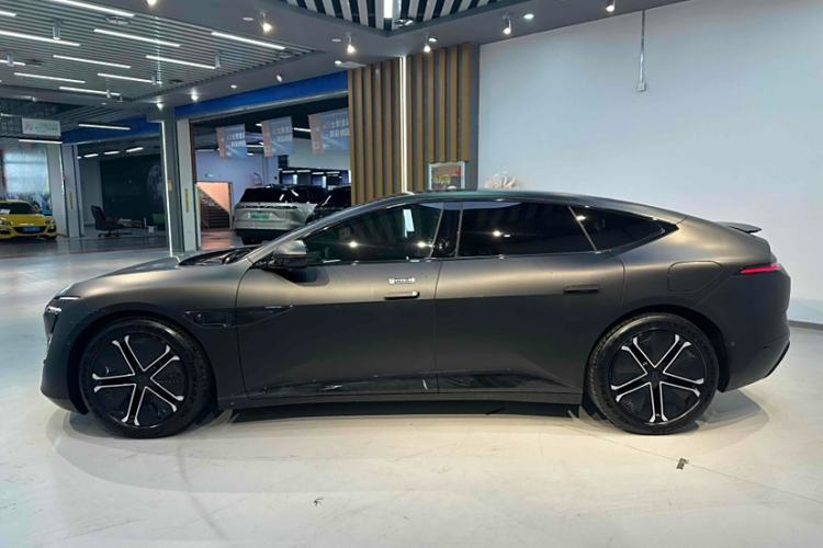 Used  12 2024 700 Three-Laser Rear-Wheel Drive Luxury Edition
