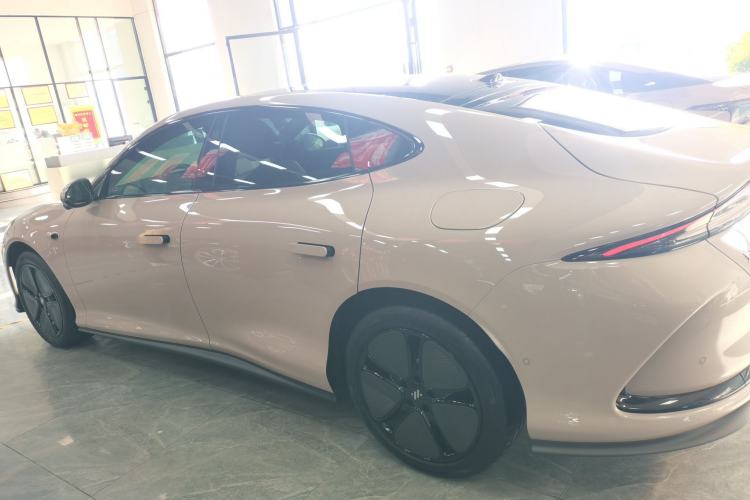 Used  L6 2024 Max Long-Range Version
