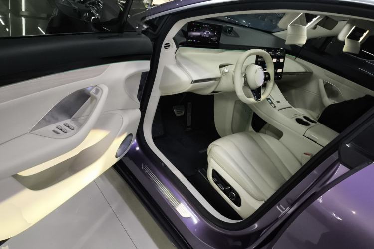 Used Hima Luxeed R7 2025 Range-Extended Version 251 km Max
