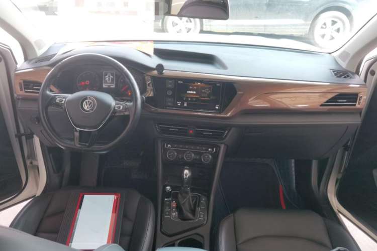 Used Volkswagen Tharu 2019 330TSI Four-Wheel Drive Luxury Edition China VI Standard
