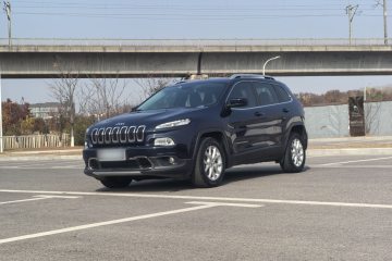Used Jeep Cherokee 2017 2.0L Superior Edition