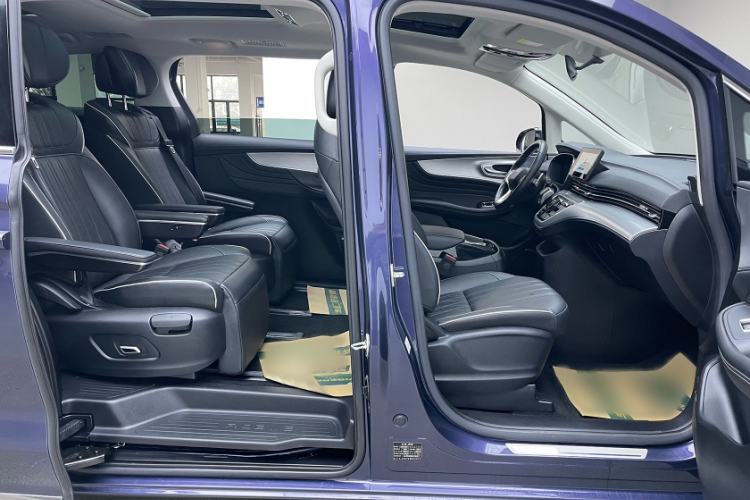 Used Roewe iMAX8 2022 400TGI Celebration Edition
