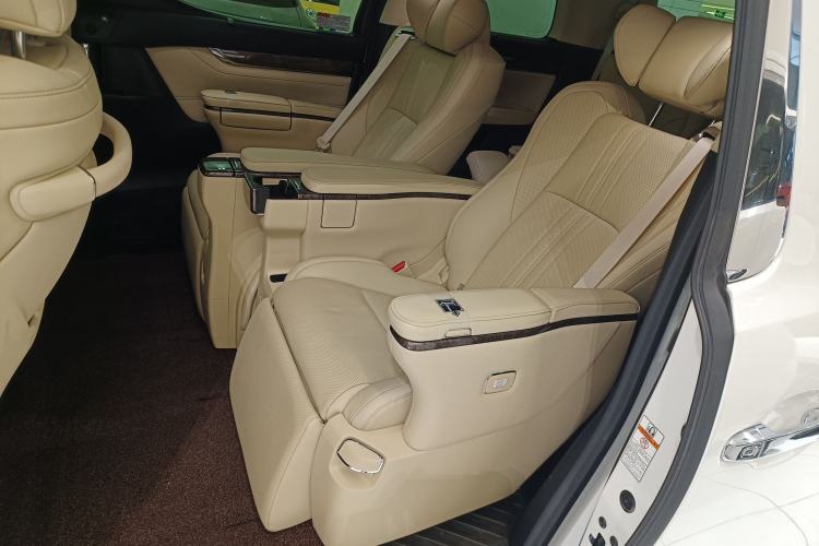 Used Toyota Alphard 2021 Dual-Engine 2.5L Prestige Edition
