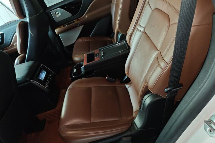 Used Lincoln Aviator 2020 3.0T V6 All-Wheel Drive Executive Version
