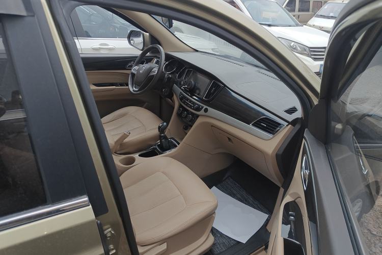 Used Baojun 730 2016 1.5L Manual Comfort Version 7 Seats China V Emission Standard