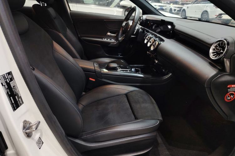 Used Mercedes-Benz A-Class 2022 Revised Version A 200 L Sport Sedan Fashionable Style