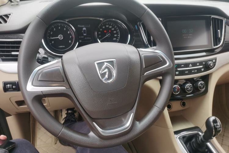 Used Baojun 730 2016 1.5T Manual Comfort Version 7 Seats
