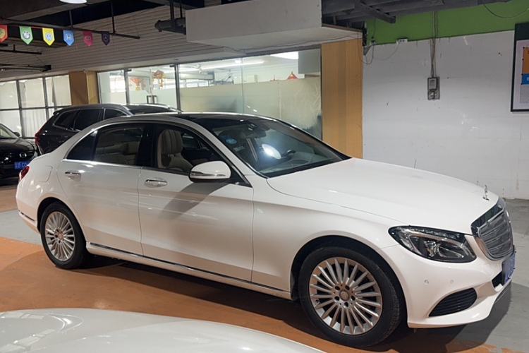 Used Mercedes-Benz C-Class 2015 C 200 L
