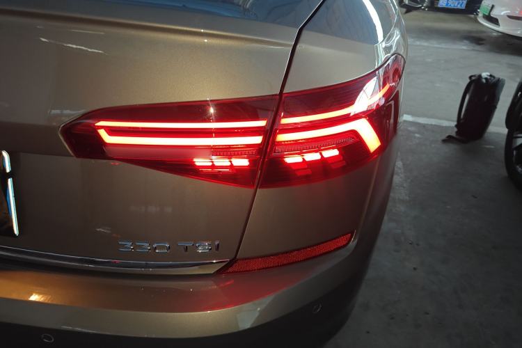 Used Volkswagen Passat 2020 330TSI Luxury Edition China VI