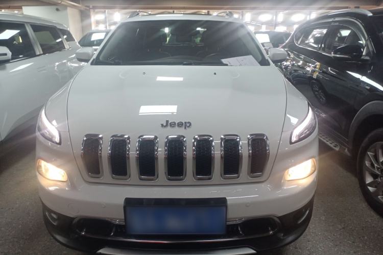 Used  Cherokee 2017 2.0L Superior Edition