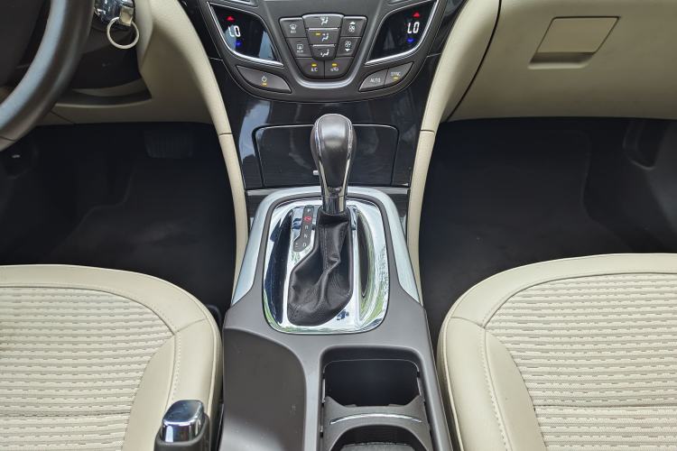 Used Buick Regal 2015 2.0L Leading Fashion Edition
