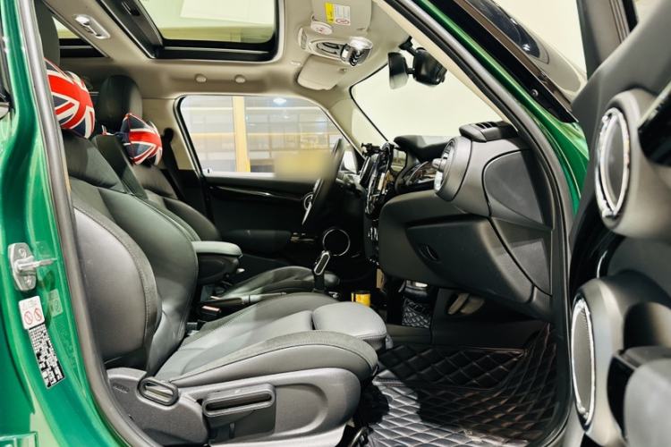 Used  MINI 2020 1.5T COOPER Artist Five-Door Edition
