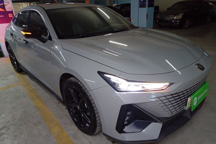 Used Changan UNI-V iDD 2023 ZhiDian iDD 1.5T 113km Smart & Fun Version
