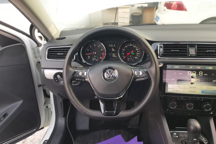 Used Volkswagen Sagitar 2017 230TSI Automatic Comfort Version